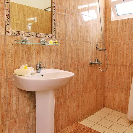 Ibiscus Hotel 2*